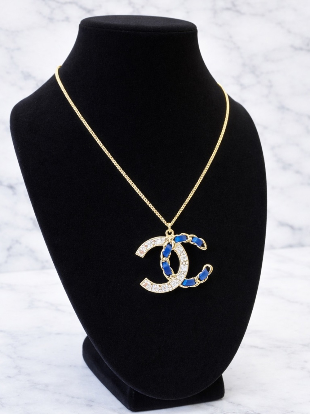 ❌SOLD❌Chanel CC Lambskin & Crystal Necklace